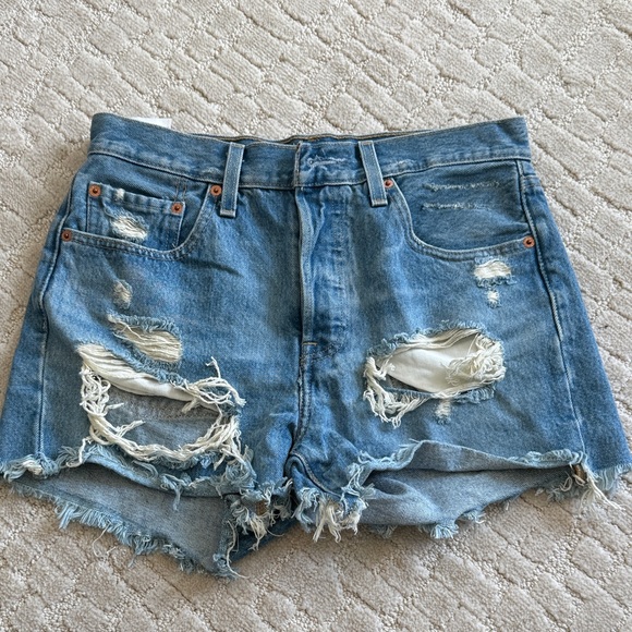 Distressed Denim Levi Women Shorts - Picture 1 of 7